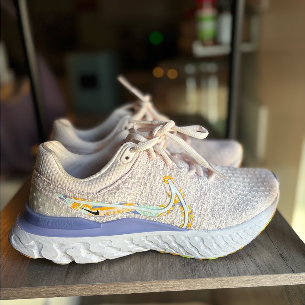 Women’s Nike React Infinity Run Flyknit 3 Size 7.5